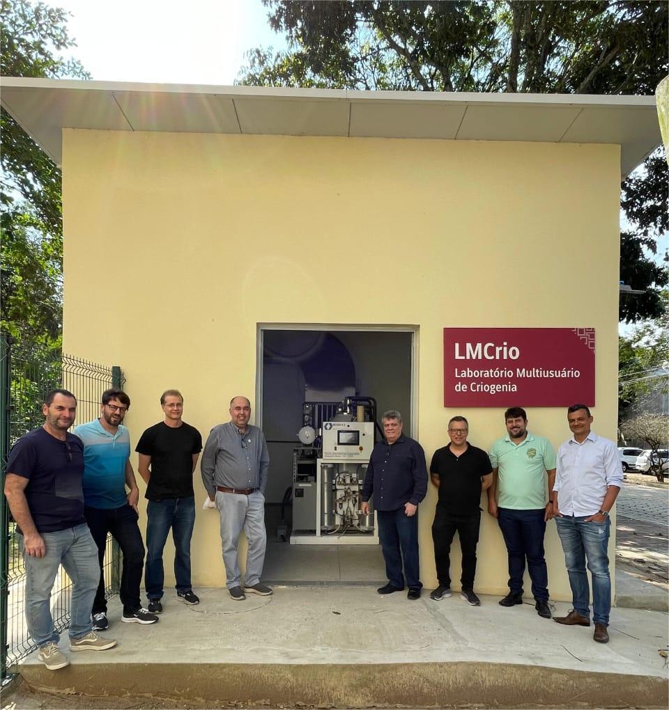 Equipe da Ufes na inauguração do Laboratório Multiusuário de Criogenia