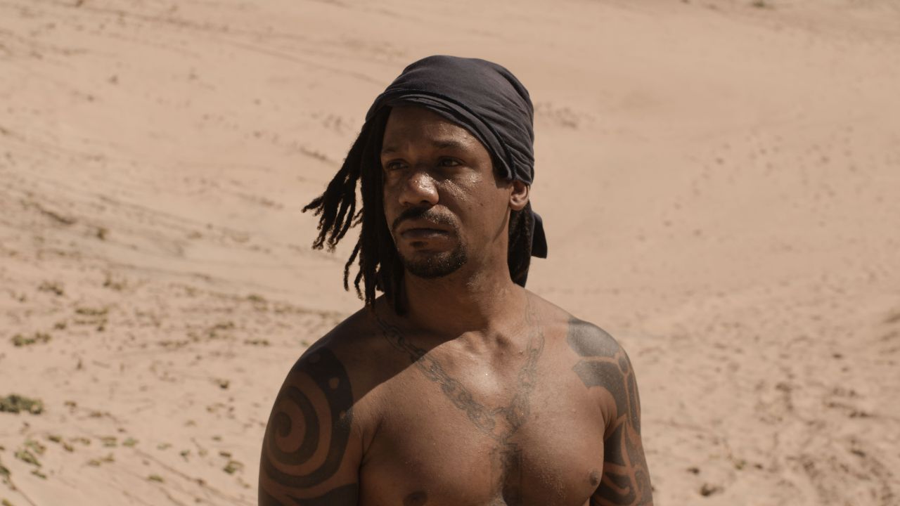 Filme O Deserto de Akin