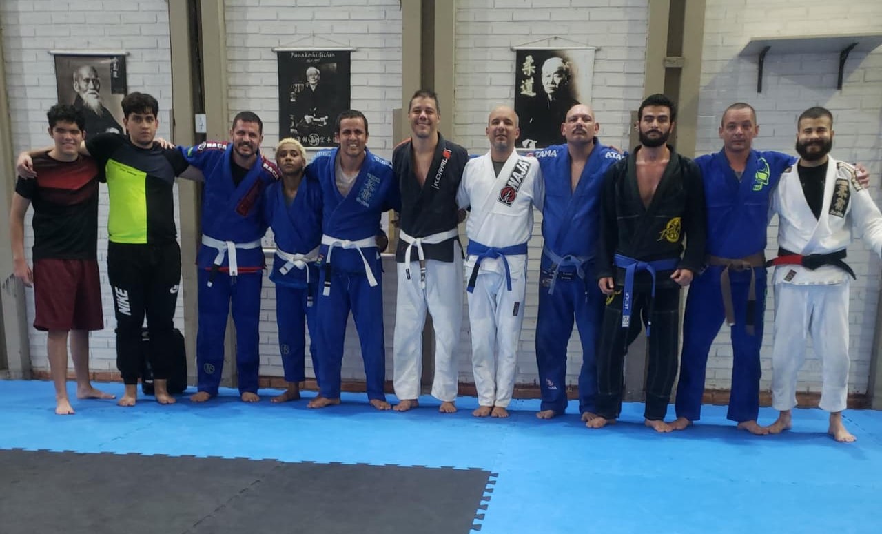 Foto da turma de jiu-jitsu