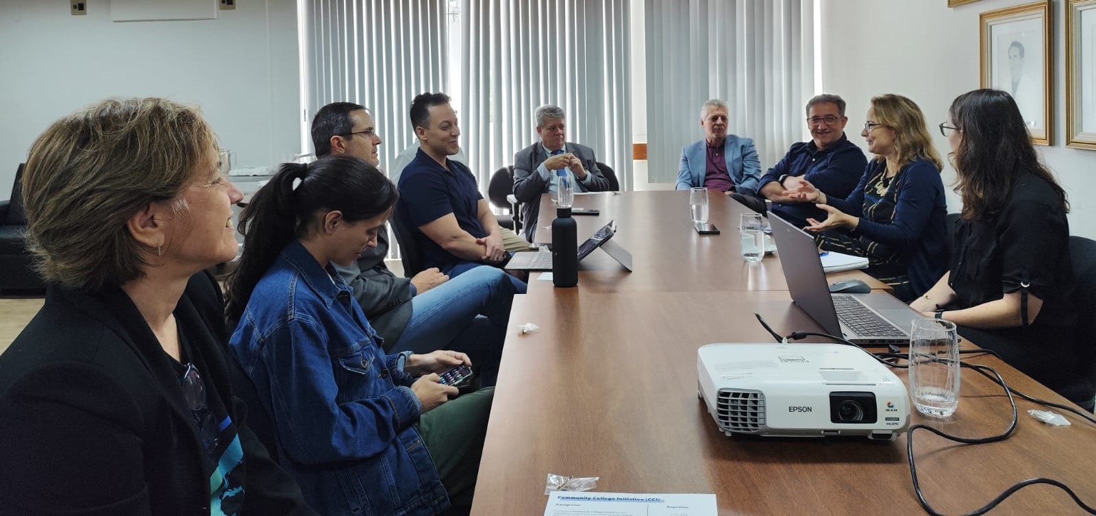 Foto da reunião com as representantes do Consulado dos EUA