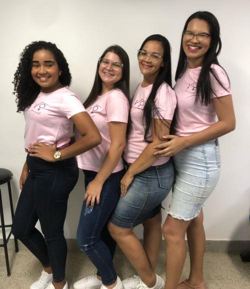 Foto das estudantes Daiana Oliveira, Karina Santos, Samira Chevi e Nathalia Moura