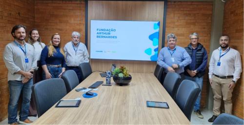 Foto dos gestores da Ufes em visita à Funarbe