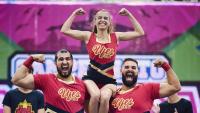 Foto dos estudantes Victor Hugo Dias, Ana Carolina Demartha e Roni Guimarães na competição de Cheerleading