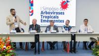 Foto da mesa de abertura do I Arbovix