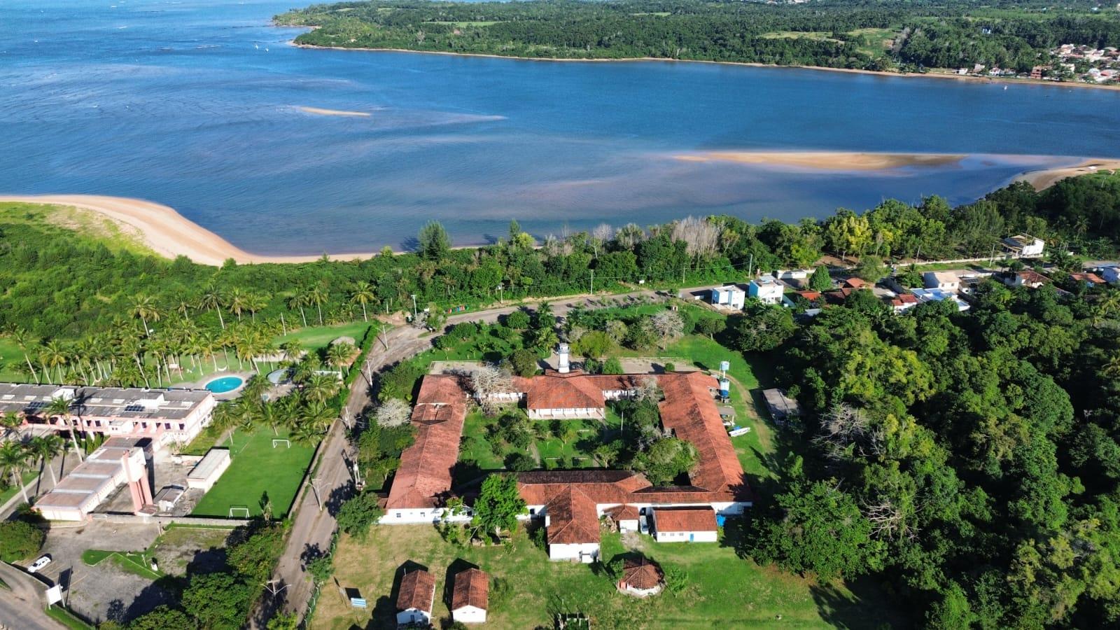 Foto aérea da Base Oceanográfica da Ufes