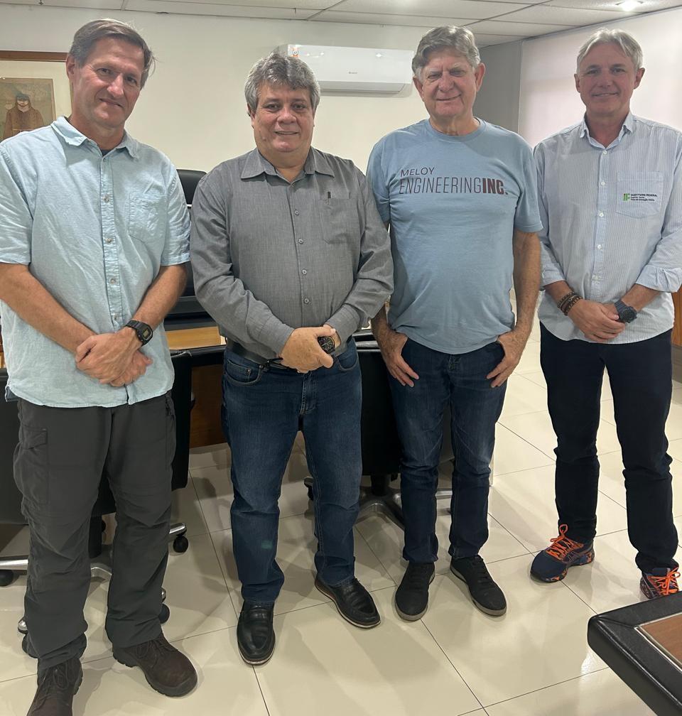 André Ferreira, Eustáquio de Castro, Jadir Pela e Marcelo Schmidt em reunião preparatória para a Robótica 2025 Na foto, André Ferreira, Eustáquio de Castro, Jadir Pela e Marcelo Schmidt.
