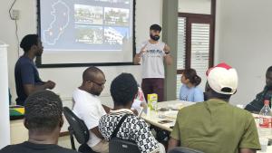 Equipe da SRI realiza apresentação para estudantes estrangeiros