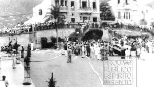Foto antiga, em preto e branco, do incêndio ocorrido no Palácio Anchieta em 1939