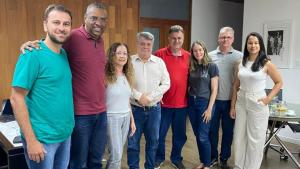 Foto dos participantes da reunião